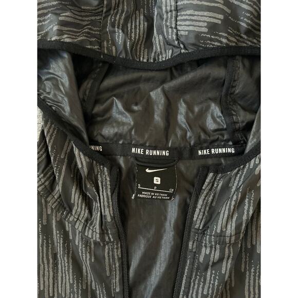 Nike Women's Shield Flash Running Reflective Zip Up Black Gray Jacket Size Small - Picture 5 of 10